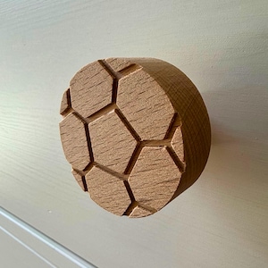 Pomello per mobili a tema calcistico in legno di faggio | Maniglia in legno per camerette | Pomello per armadietto a tema calcistico per camerette da ragazzi, compatibile con IKEA Hemes e PLATSA