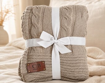 Manta personalizada em tricô trançado, manta dupla em sherpa com detalhe em couro gravado, decoração texturizada para casa, presente de casamento, presente de boas-vindas.
