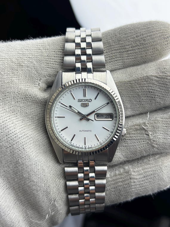 Vintage Seiko 5 Automatic Watch | White Dial Day Date Stainless