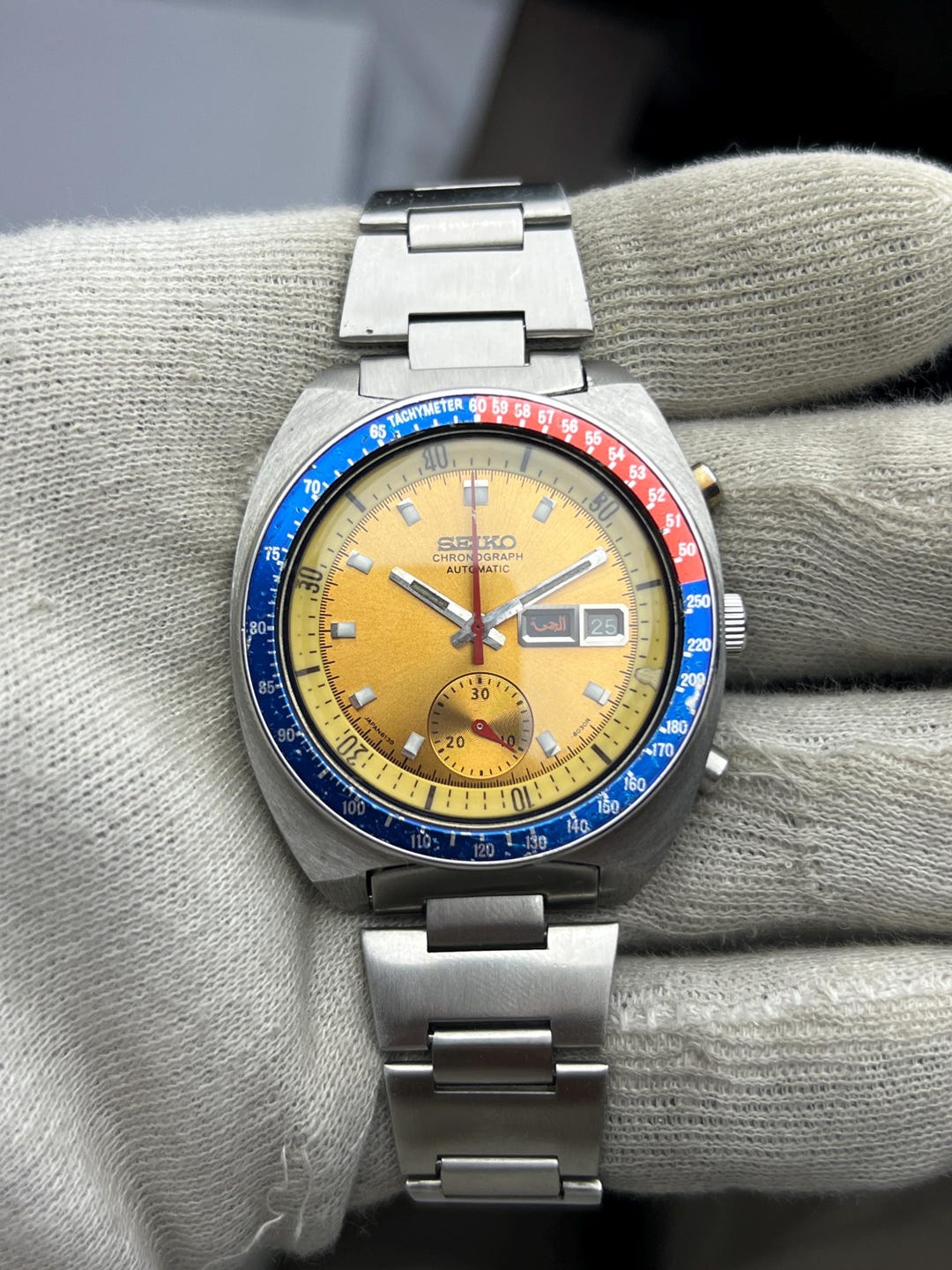 Vintage Seiko Automatic Chronograph – Sunburst Gold Dial, Pepsi