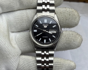 Vintage Seiko 5 Automatic Watch Black Dial Day-Date Stainless Steel Men’s Classic Japan Made