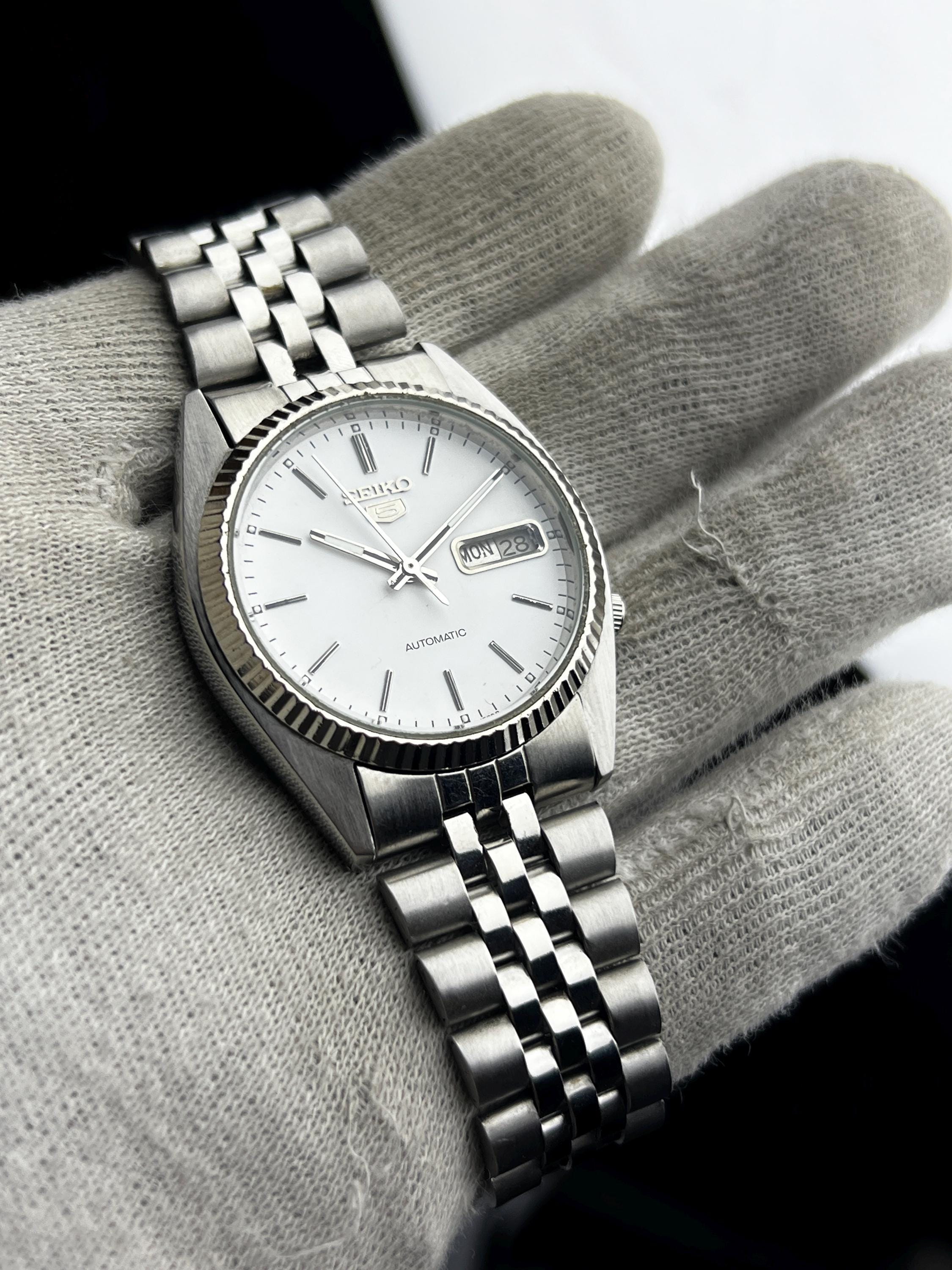 Vintage Seiko 5 Automatic Watch | White Dial Day Date Stainless