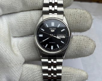 Vintage Seiko 5 Automatic Watch Black Dial Day-Date Stainless Steel Men’s Classic Japan Made