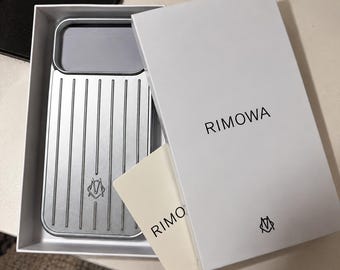 Luggage-Style Metal iPhone 18 Pro Max Case, Grooved Travel Design, Hard Shell Cover