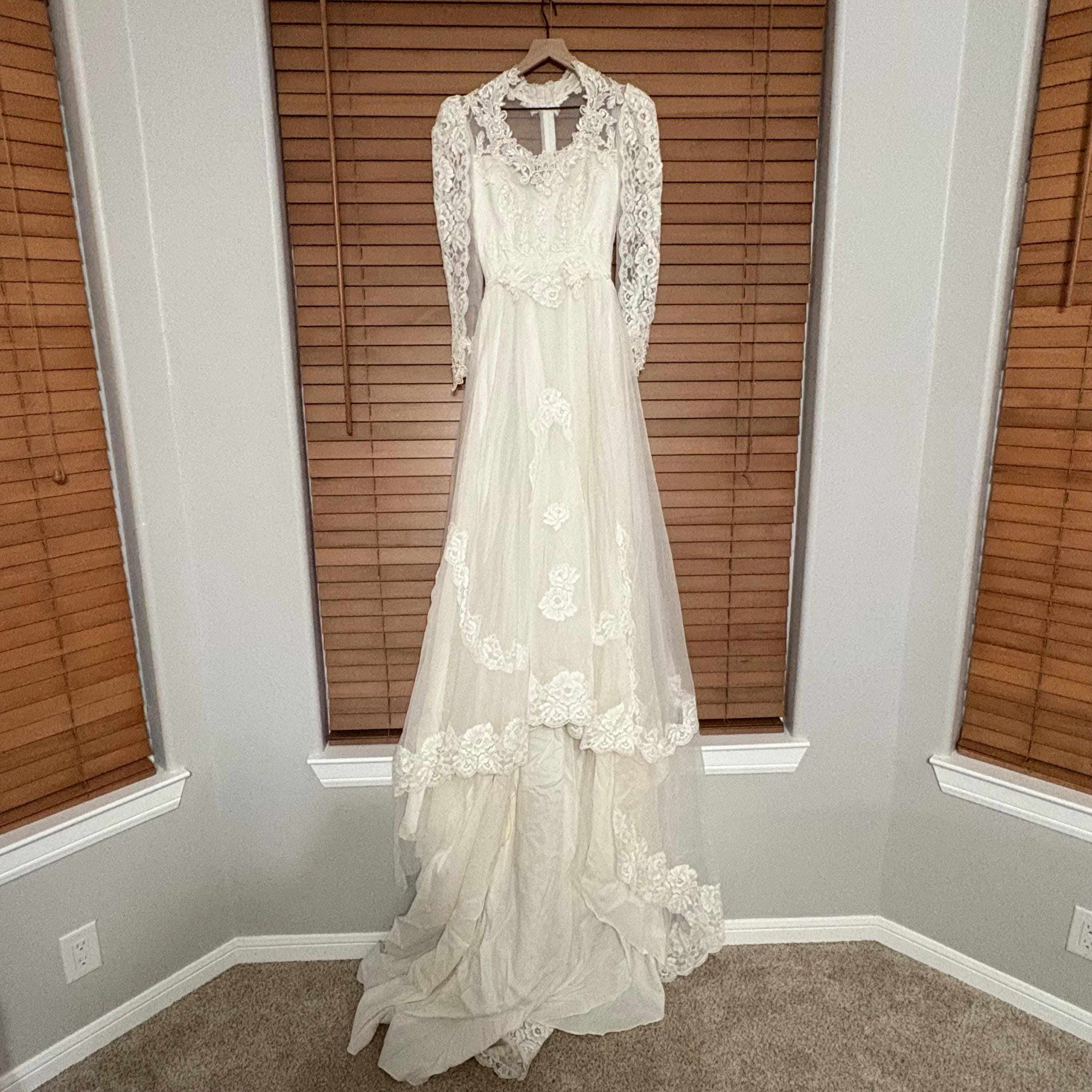 Wedding Dress Queen Anne Neckline - Etsy Wedding Dress Queen Anne Neckline - Etsy