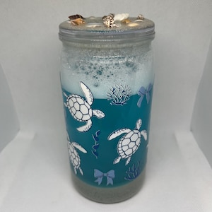 Snow Globe Tumbler - Snow Globe Cup - Gobelet Océan / Sea Turtle Tumbler – Beach Sand & Seashell Lid – Ocean Aesthetic
