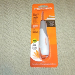 Fiskars Heavy Duty Detail Knife - Multi-media