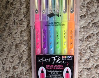 LePen Flex 6 Verschiedene Fluoreszierende (Neon) Farbmarker - Flexible Gummierte Pinselspitze #A