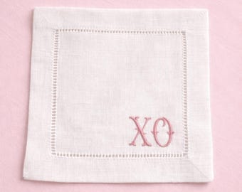 Servilletas de cóctel de lino XO bordadas (juego de 4) – Decoración de San Valentín con vainica