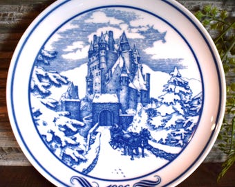Vintage HUTSCHENREUTHER Der Burg Eltz Teller Decorative Plate GERMANY 1986
