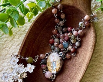Rosario católico de calcedonia Alashan / Cuentas de oración de piedras preciosas hechas a mano / Joyería de fe para toda la vida