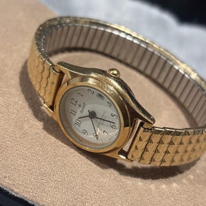 Signet Wrist Watch - Etsy display picture 2