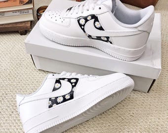 Custom Nike Air Force 1 ‘Daisy’ | Hand-Painted Personalized Sneakers