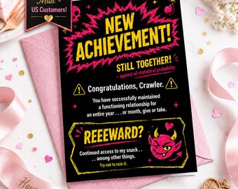 Tarjeta de aniversario de Carl, Dungeon Crawler. Tarjeta de aniversario divertida para él. Tarjeta de aniversario friki para ella. Regalo para pareja amante de los libros. Tarjeta de amor LitRPG.