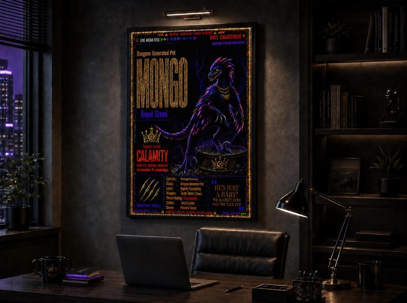 Puede incluir: Un p&oacute;ster de pared rectangular que presenta una ilustraci&oacute;n oscura y estilizada de una criatura emplumada llamada MONGO. El dise&ntilde;o incluye texto dorado, un icono de corona, marcas de garras y estad&iacute;sticas detalladas sobre un fondo negro.