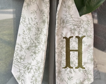 Spring Wreath Sash with Custom Monogram | Personalized Summer Front Door Decor