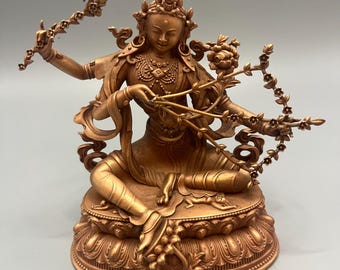 Statua in rame di Kurukulla, dea tibetana dell'amore e dell'armonia, scultura per santuario di culto.