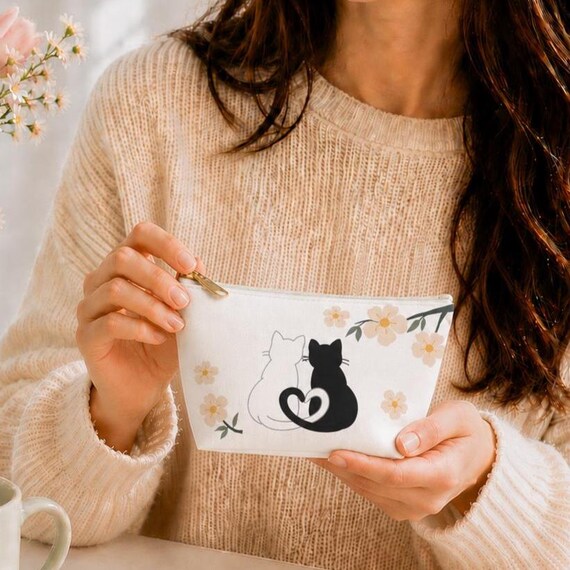 Personalized Cat Couple Makeup Bag, White Floral Cosmetic Pouch with Custom Name.
