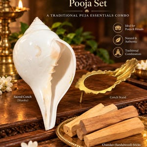 Puede incluir: Un conjunto Sacred Conch & Chandan Pooja que incluye una caracola blanca, un soporte de metal dorado con borde festoneado y varios palitos de sándalo Chandan de color marrón claro que pesan 100 gramos sobre un plato de latón.