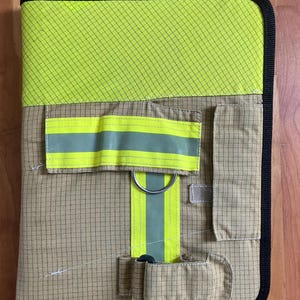 DIN A4 Schreibmappe Konferenzmappe Feuerwehr Einsatzjacke PBI Gold