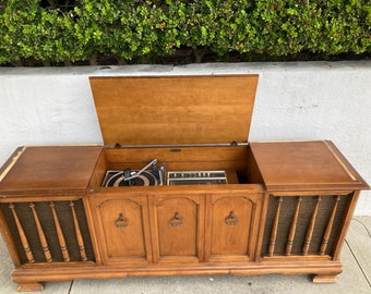 WORKS stereo console phonograph AM FM radio