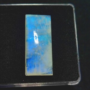 Cabujón de piedra lunar arcoíris natural, 40 x 17 mm, piedra lunar azul brillante grande, gema suelta rectangular para la creación de joyas llamativas, grado AAA.
