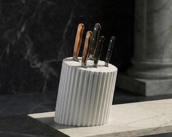 Portacoltelli moderno con scanalature – Organizzatore minimalista per il bancone della cucina