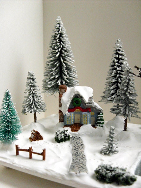 Scène miniature de village de Noël vignette miniature de Noël, arbres  miniatures de Noël, bonhomme de neige, vignette de vacances, décor dhiver -   Canada