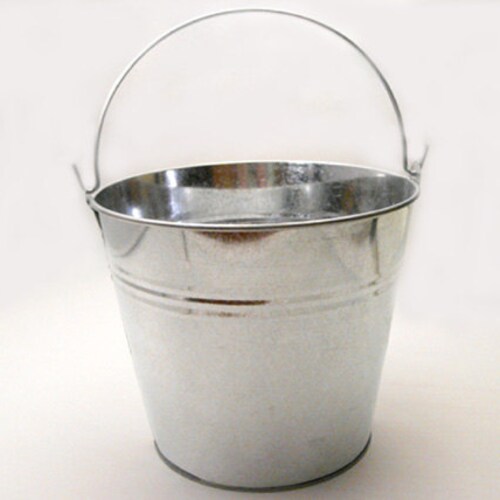 6” Metal Buckets Pots Tins Planter. 6” Metal Buckets Pots Tins Planter.