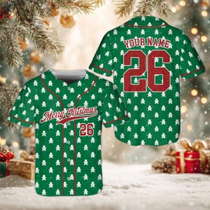 パーソナライズされたクリスマスベースボールジャージ、白い松の木柄シャツ、キラキラ光る赤いホリデージャージ、カスタムネームナンバークリスマススポーツウェア、トップ