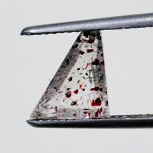 Piedra preciosa natural tallada en siete facetas - Super Seven