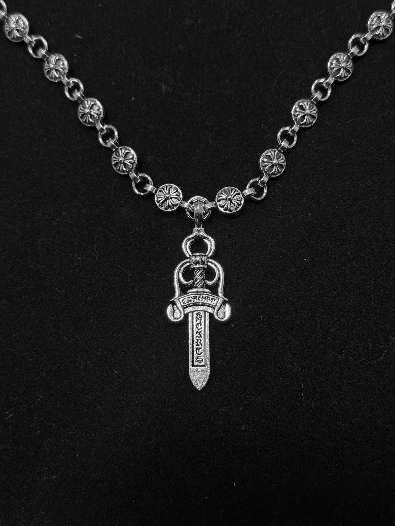CHROME HEARTS 剣型ペンダント Chrome hearts dagger - Etsy 日本