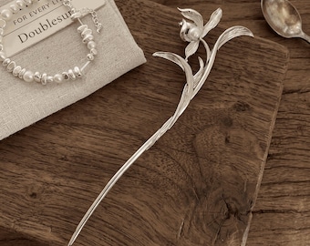 Silver Floral Hair Stick with Pearl, Elegant Metal Hair Pin for Bun and French Twist, Minimalist Flower Hair Accessory Gift for Women