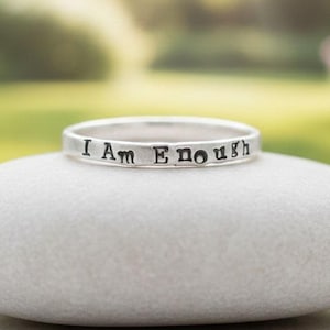 Bague Je suis assez - Bague en argent sterling avec affirmation de soi - Bague minimaliste à porter au quotidien pour femme - Bijoux de motivation pour l'amour de soi Cadeau parfait pour elle