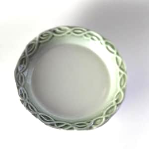 bibelot / assiette latérale vintage, italiens avec bordure tissée en vigne