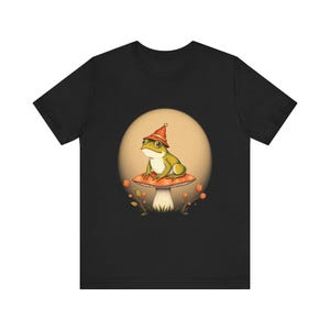T-Shirt mit Frosch und Hut im Cottagecore-Stil, verspieltes Cottagecore-T-Shirt, Cottagecore-Geschenk Bild 3