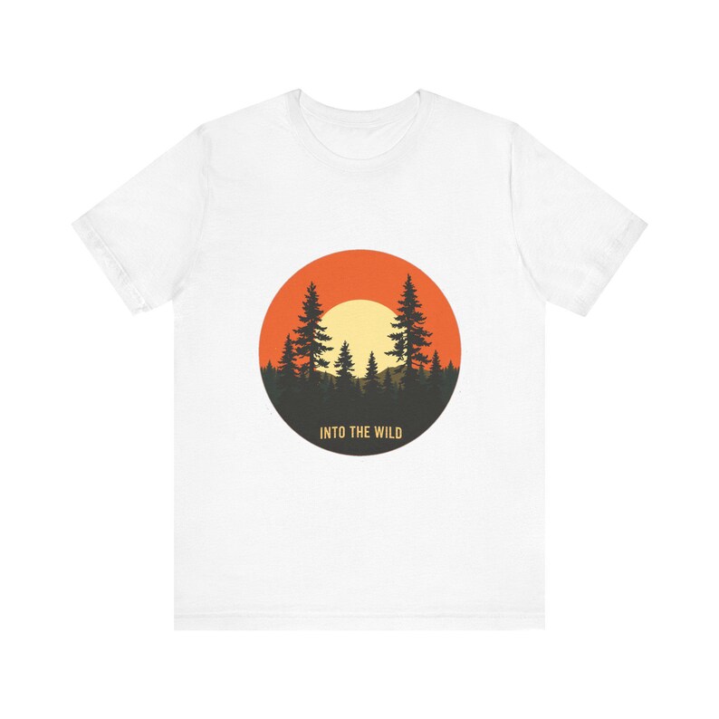 Retro Forest Pines Sonnenuntergang T-Shirt, Vintage Retro Outdoors T-Shirt, Natur Abenteuer Geschenk Bild 1