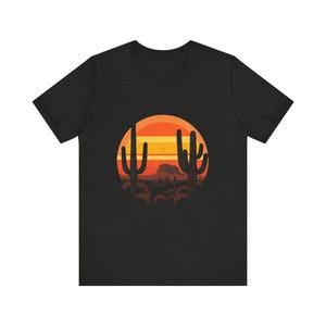 Retro Wüste Sonnenuntergang T-Shirt, Vintage Kaktus Südwesten T-Shirt, Natur Outdoor Abenteuer Geschenk Bild 7