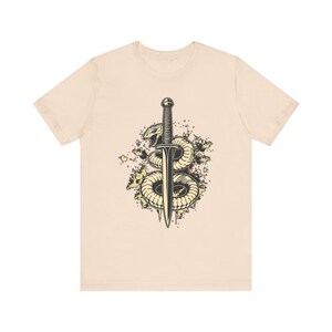 Orm lindad runt dolk Edgy Grunge T-shirt, Edgy Grunge Tee, Alt Streetwear-present bild 5