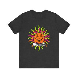 T-Shirt mit schmelzender, lächelnder Sonne im psychedelischen 70er-Jahre-Retro-Stil, psychedelisches 70er-Jahre-T-Shirt, cooles Hippie-Geschenk Bild 11