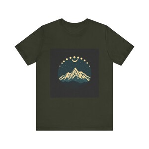 Himmlische Berg Mond T-Shirt, Retro Mond Phasen T-Shirt, Nachthimmel Natur Abenteuer Geschenk Bild 3