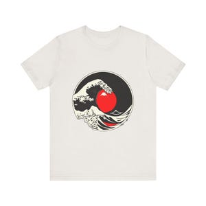 Great Cresting Wave Mount Japanese Ukiyo-e T-Shirt, Japanese Art Tee, Japanese Art Gift image 6