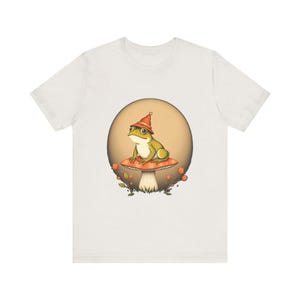 T-Shirt mit Frosch und Hut im Cottagecore-Stil, verspieltes Cottagecore-T-Shirt, Cottagecore-Geschenk Bild 6