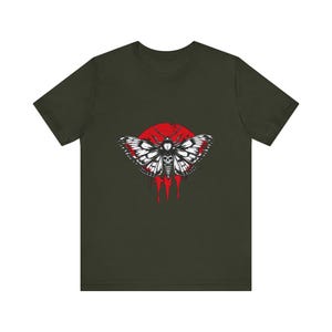 T-Shirt mit Mottenschädel-Flügeln im Grunge-Stil, trendiges Grunge-Shirt, alternatives Streetwear-Geschenk Bild 8