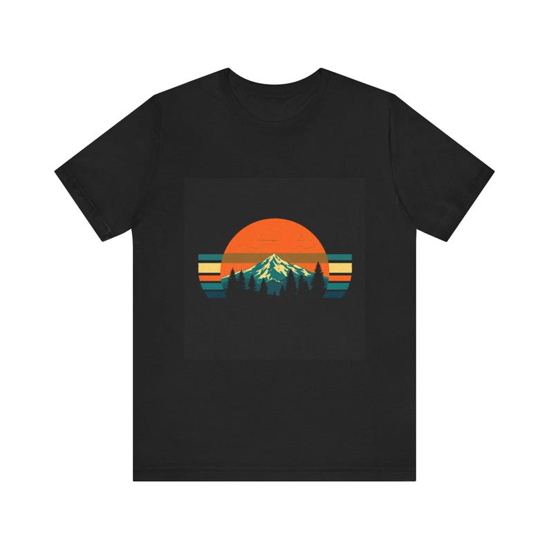 Retro Berg Sonnenuntergang T-Shirt, Vintage Natur Wandern T-Shirt, Outdoor Abenteuer Geschenk Bild 1