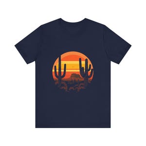 Retro Wüste Sonnenuntergang T-Shirt, Vintage Kaktus Südwesten T-Shirt, Natur Outdoor Abenteuer Geschenk Bild 12