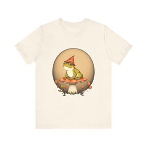 T-Shirt mit Frosch und Hut im Cottagecore-Stil, verspieltes Cottagecore-T-Shirt, Cottagecore-Geschenk Bild 4