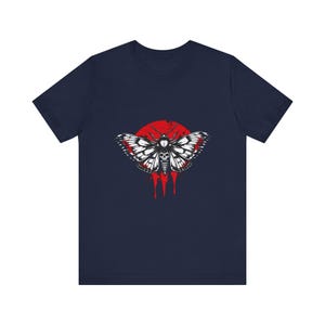 T-Shirt mit Mottenschädel-Flügeln im Grunge-Stil, trendiges Grunge-Shirt, alternatives Streetwear-Geschenk Bild 12
