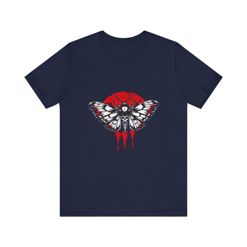 T-Shirt mit Mottenschädel-Flügeln im Grunge-Stil, trendiges Grunge-Shirt, alternatives Streetwear-Geschenk Bild 12