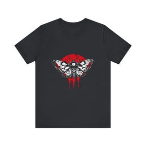 T-Shirt mit Mottenschädel-Flügeln im Grunge-Stil, trendiges Grunge-Shirt, alternatives Streetwear-Geschenk Bild 9